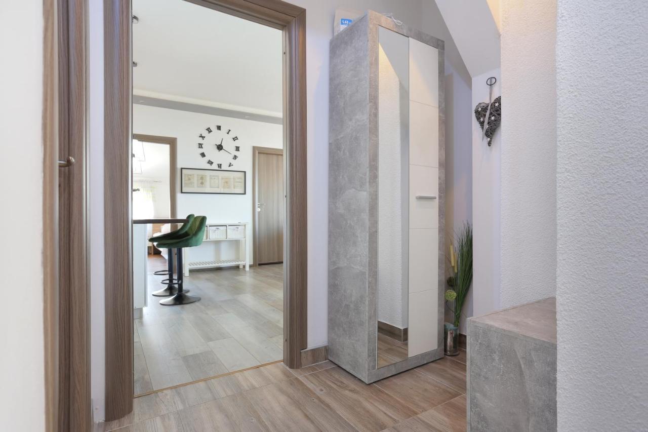 Apartments With A Parking Space Mastrinka, Ciovo - 4324 Trogir Exterior photo