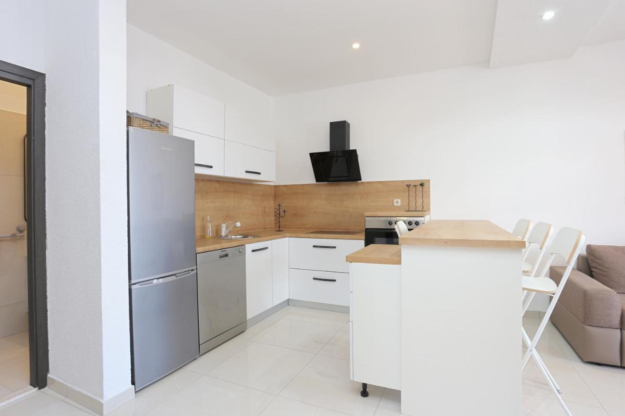 Apartments With A Parking Space Mastrinka, Ciovo - 4324 Trogir Exterior photo