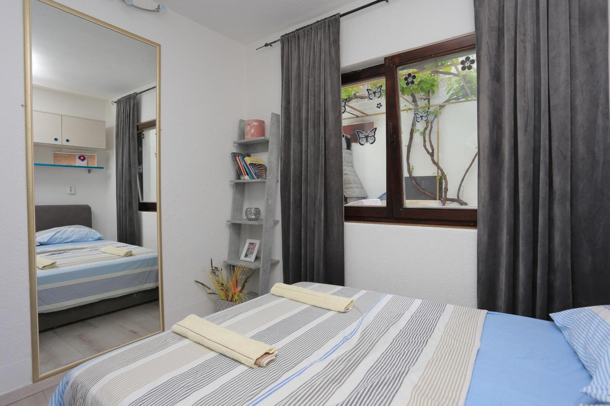 Apartments With A Parking Space Mastrinka, Ciovo - 4324 Trogir Room photo