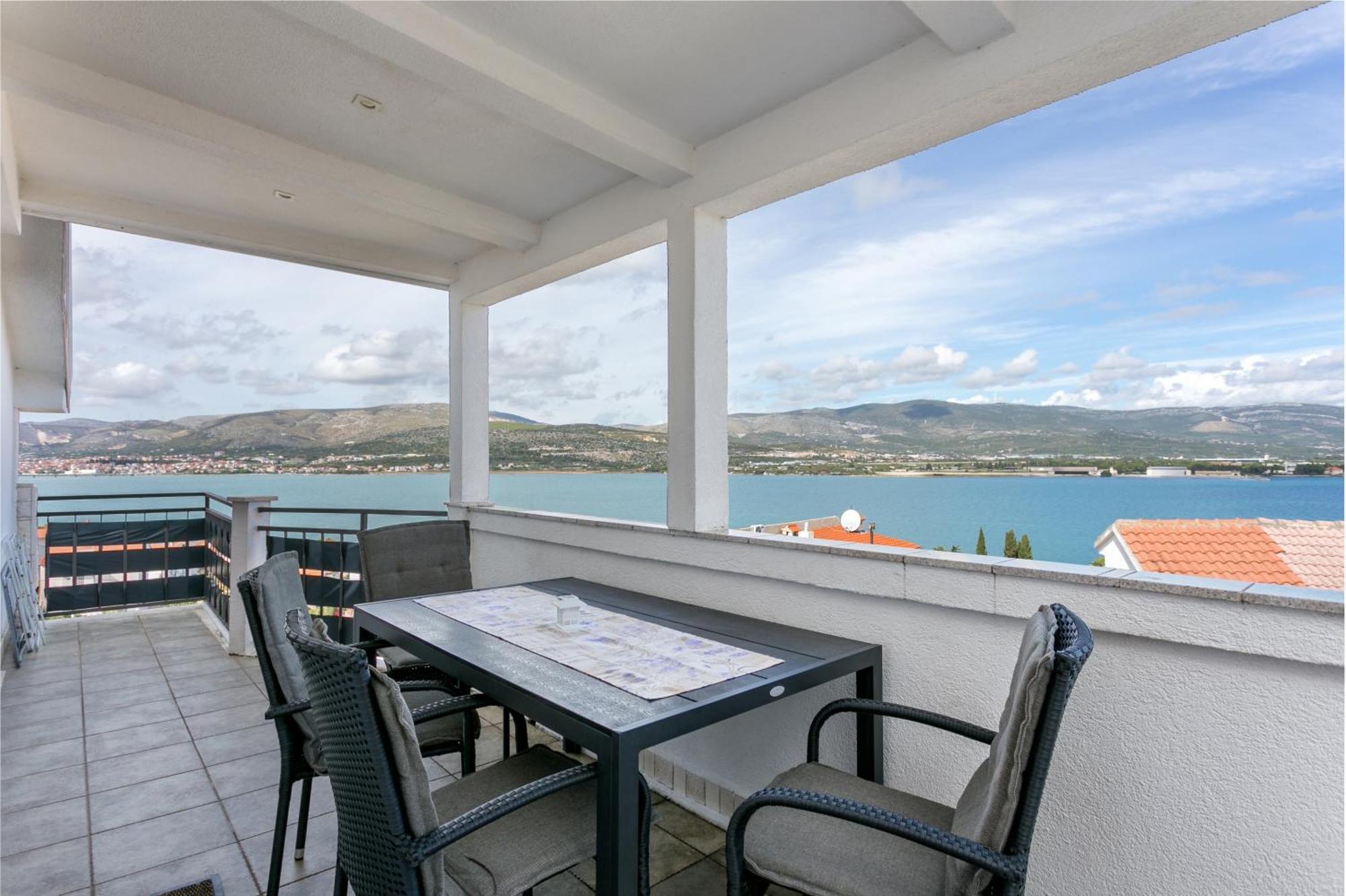Apartments With A Parking Space Mastrinka, Ciovo - 4324 Trogir Exterior photo